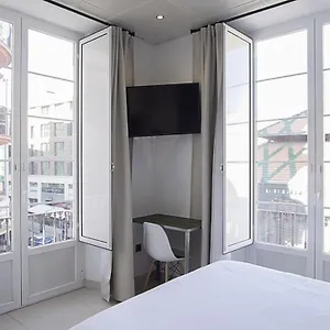 the-lights-suites.hotelsinnerja.org/